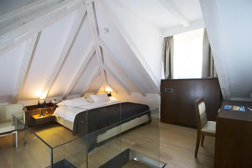 Hotel Vestibul Palace & Villa - Small Luxury Hotels Of The World Split