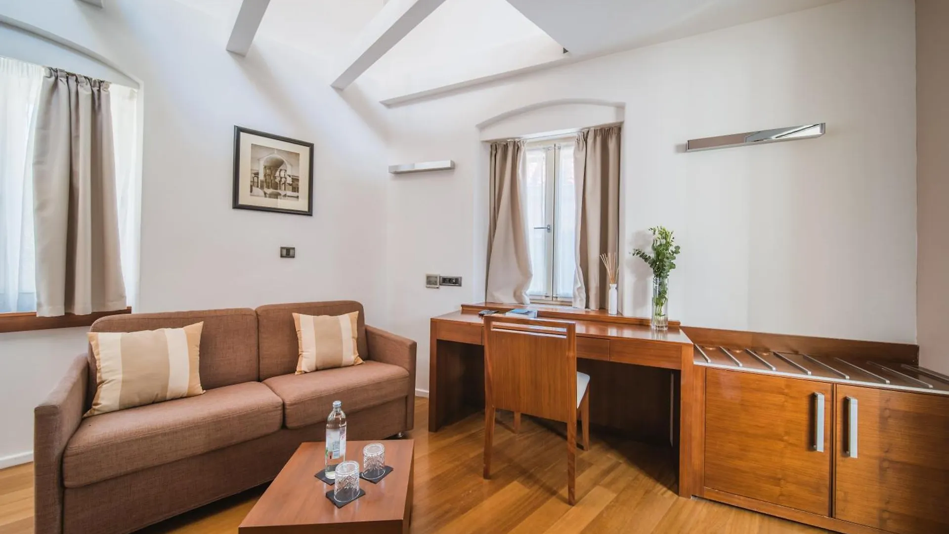 Hotel Vestibul Palace & Villa - Small Luxury Hotels Of The World Split