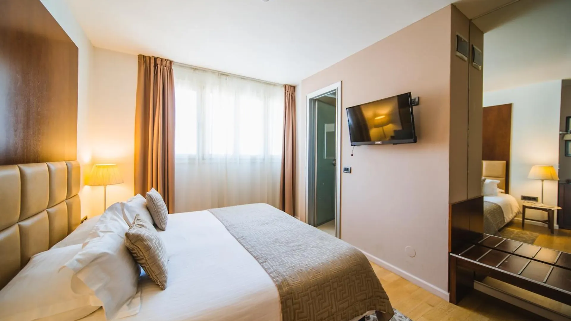Hotel Vestibul Palace & Villa - Small Luxury Hotels Of The World Split