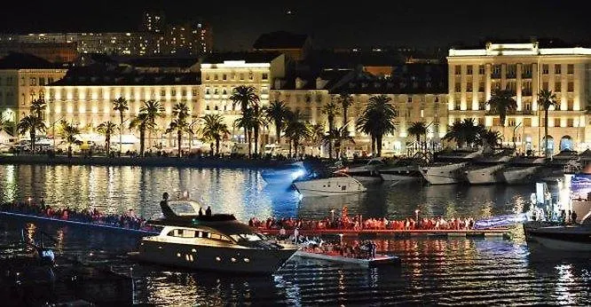 Hotel Vestibul Palace & Villa - Small Luxury Hotels Of The World Split