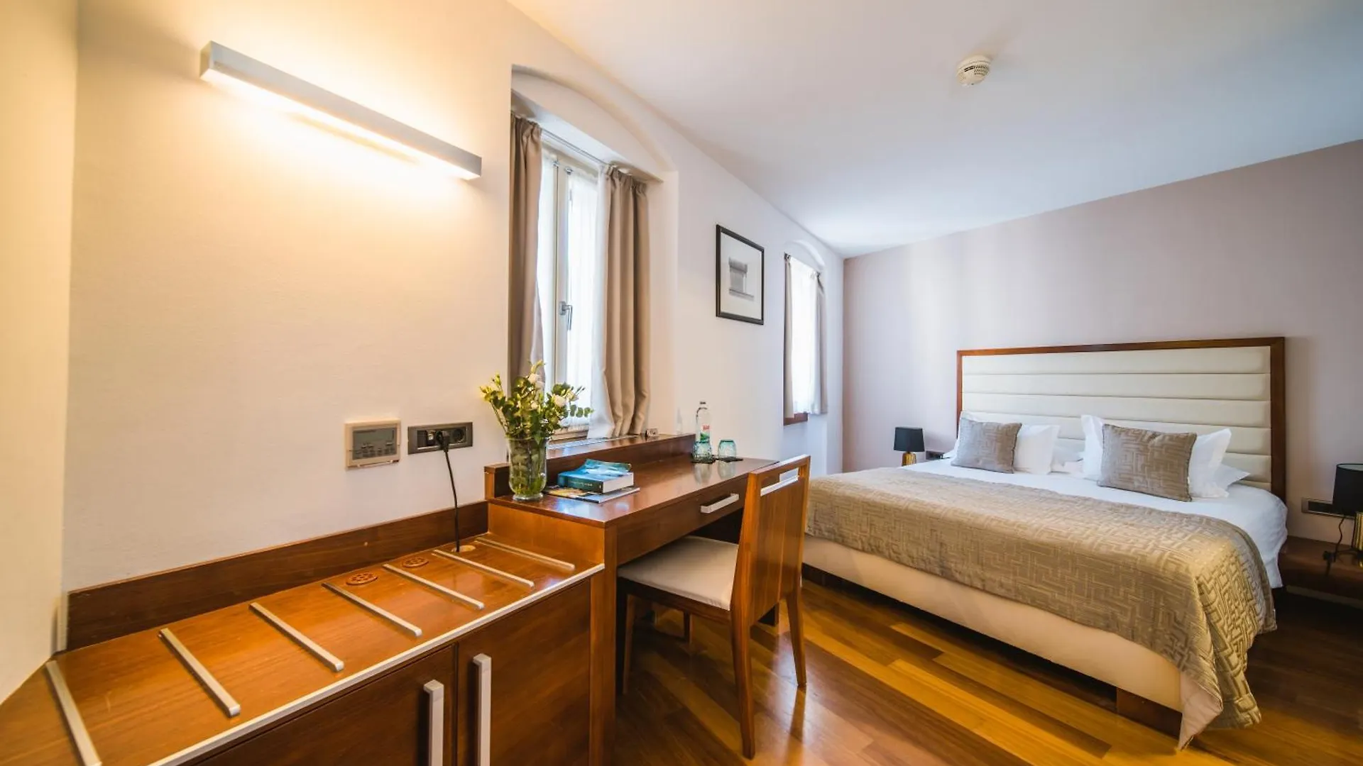 Hotel Vestibul Palace & Villa - Small Luxury Hotels Of The World Split