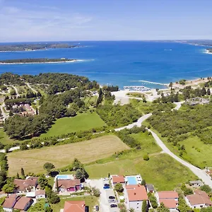 https://apartments-astinian.pula-hotels.org